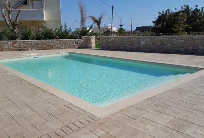Ολοκληρωμένη κατασκευή πισίνας Almyra Apartments